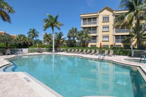 Pool - A+RATED 3B/2B ISLAND CONDO - BELLA LAGO 144 - WALK TO BEACH (Fort Myers Beach)