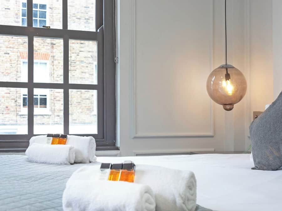 Deluxe Studio | Minibar, individually decorated, desk, iron/ironing board