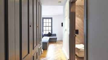 Deluxe studio | Een minibar, individueel gedecoreerd, een bureau