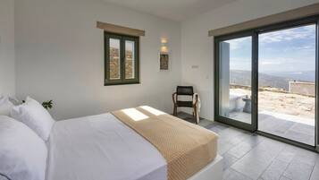 7 Schlafzimmer, Zimmersafe, Schreibtisch, BĂŒgeleisen/BĂŒgelbrett