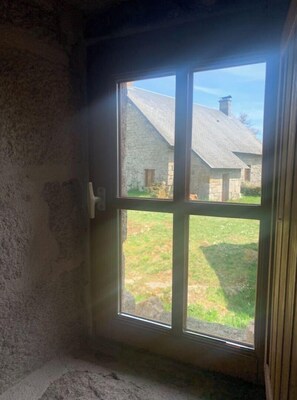 المنشأة من الداخل