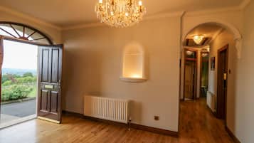 3 bedrooms, individually decorated, individually furnished, free WiFi