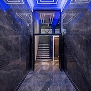 Cavern Quarter Apts - 31 North John St