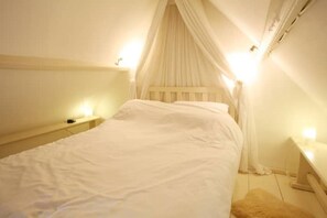 1 soverom, skrivebord, strykejern/-brett og wi-fi (inkludert)