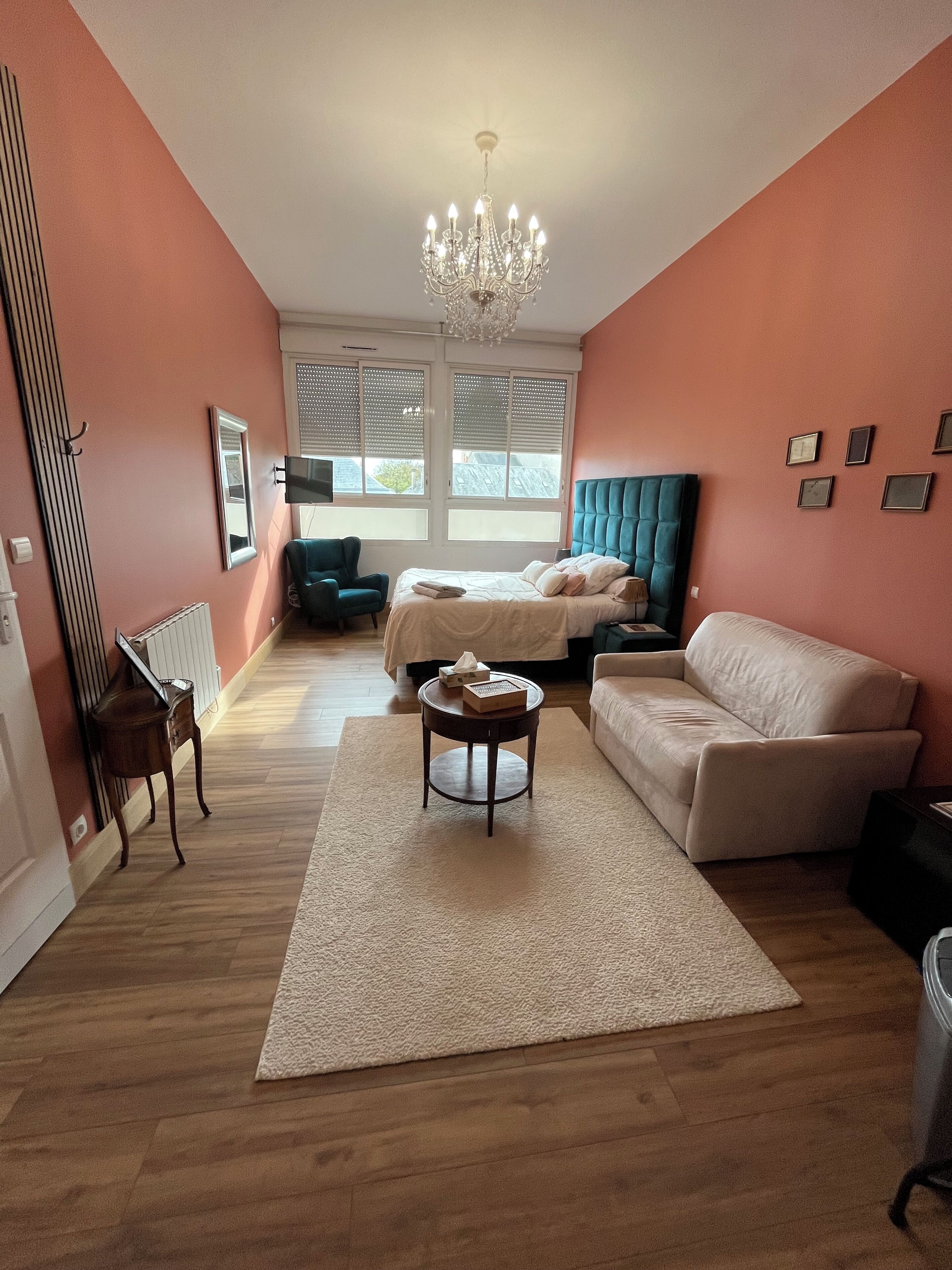 8 bedrooms, WiFi
