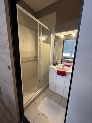 Bathtub