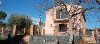 House among the vineyards of Zafferana Etnea