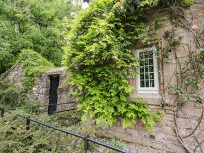 Cottage | Property grounds