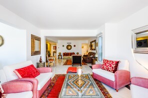 Interior - Marina Real - Sea view by HD PROPERTIES (Vilamoura)