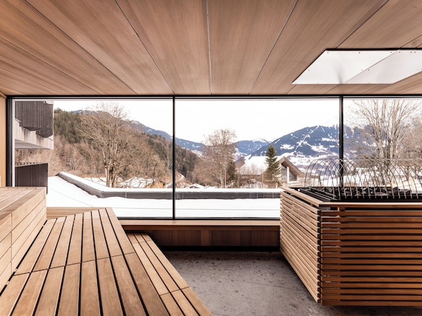 Sauna, steam room, body treatments, facials, 2 treatment rooms