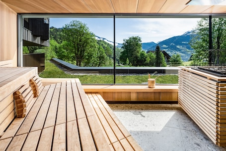 Un sauna, baño turco, tratamientos corporales, tratamientos faciales. Falkensteiner Family Hotel Montafon - The Leading Hotels of the World