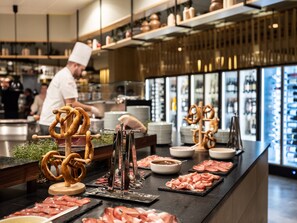 Free daily buffet breakfast