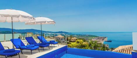 Piscina a l'aire lliure