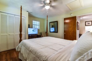 1 bedroom, memory foam beds, WiFi