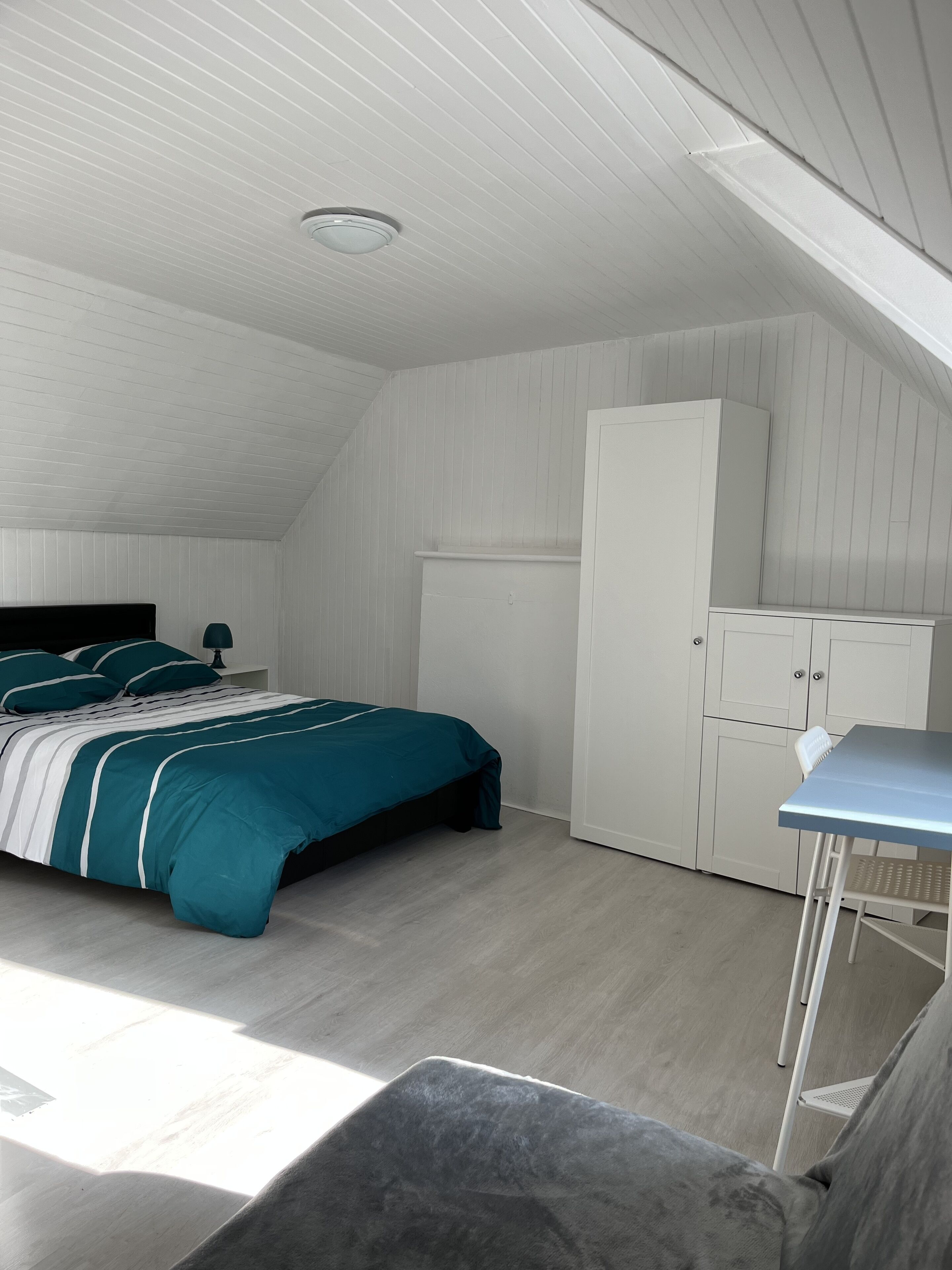 2 bedrooms, desk, iron/ironing board, travel cot