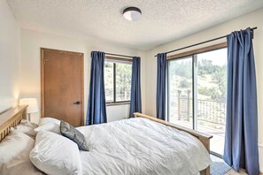 3 habitaciones, tabla de planchar con plancha y cuna de viaje 