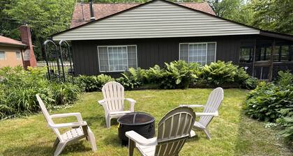 Creekside Cottage walk to Motal's Key Winery and Brewing