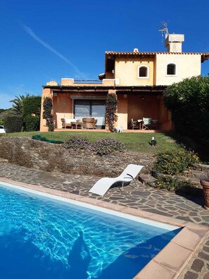 Outdoor pool - villa Giulia (Punta de Su Turrione)
