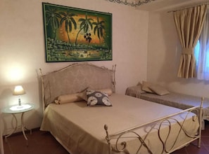 3 bedrooms, bed sheets - villa Giulia (Punta de Su Turrione)