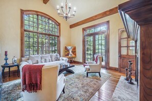 TV, fireplace - Experience luxury at Gold King Retreat, a large home in Breckenridge with a private hot tub. (Breckenridge)