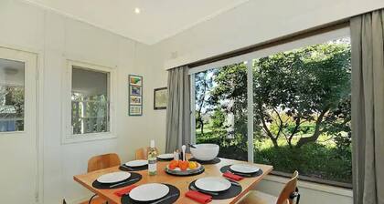 Cliffview Cottage with Views