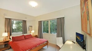 2 chambres, fer et planche à repasser, Wi-Fi gratuit, draps fournis
