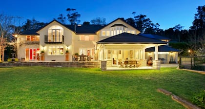 Ellengowan In Leura on 2 acres