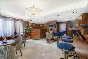 Coin salon dans le hall