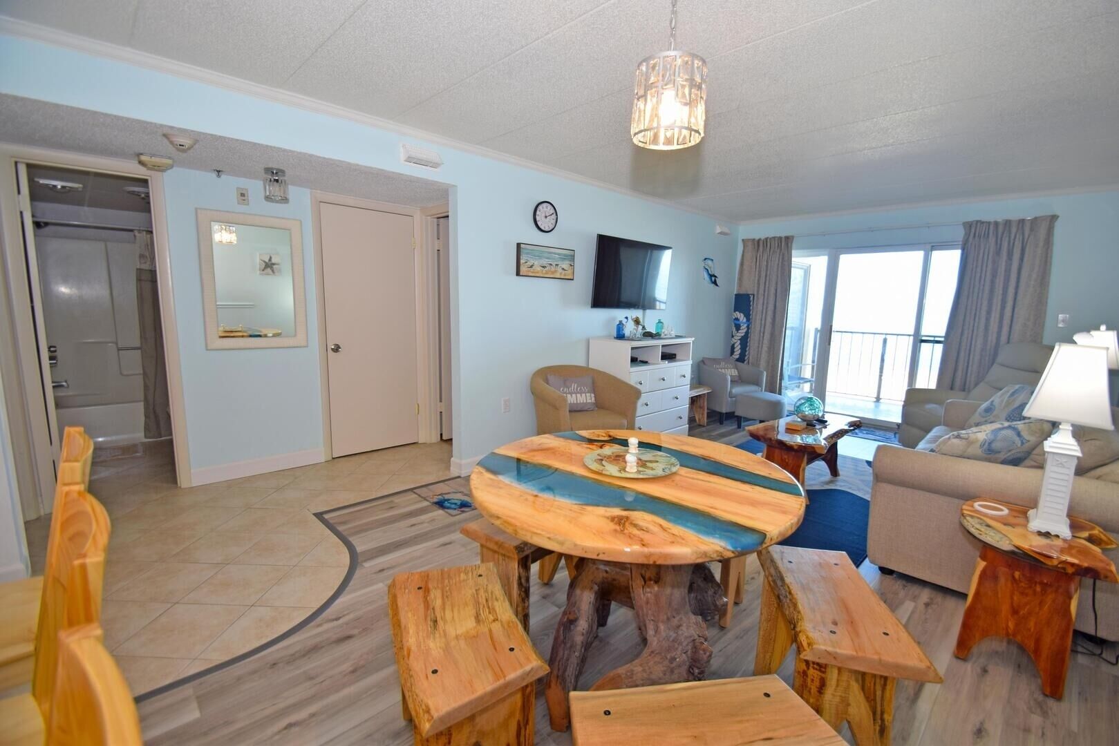 Condo, 2 Bedrooms | Dining