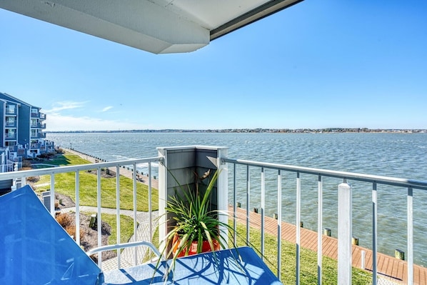 Condo, 2 Bedrooms | Property grounds