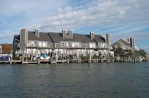 Condo, 2 Bedrooms | Exterior