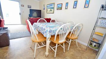 Condo, 3 Bedrooms | Private kitchen