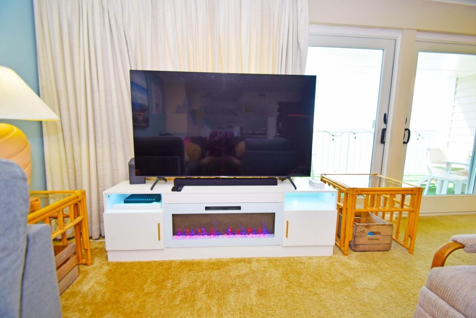 Condo, 2 Bedrooms | Living area