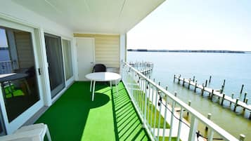 Condo, 2 Bedrooms | Outdoor dining