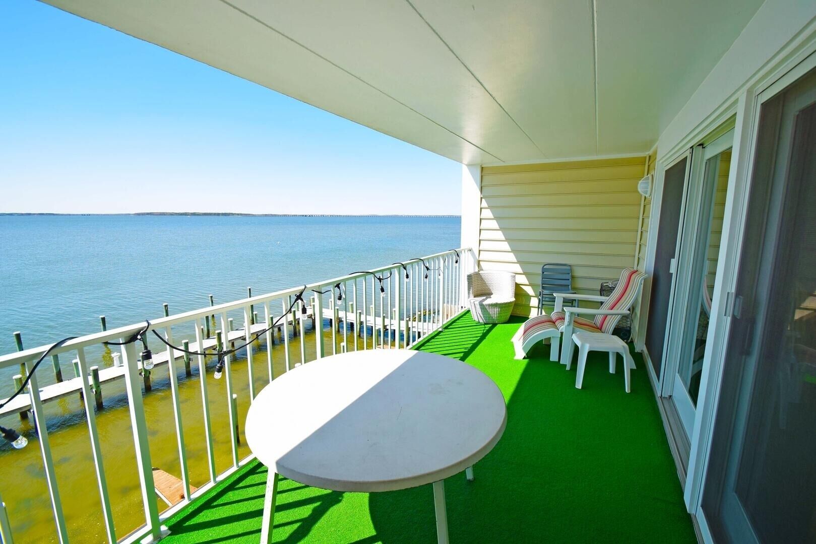 Condo, 2 Bedrooms | Property grounds