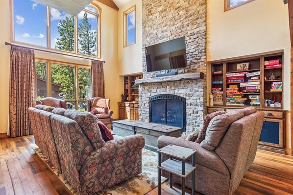 House, Multiple Bedrooms | Living area