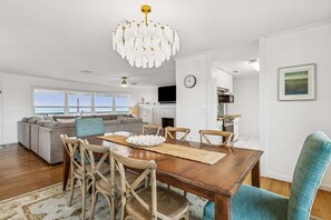 Maison, 4 chambres | Restauration