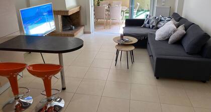 Lovely Apartment with Garden and indoor Fireplace!