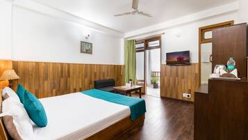 Family Double Room | Iron/ironing board, free WiFi, bed sheets