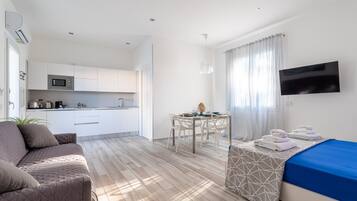 1 camera, Wi-Fi, lenzuola