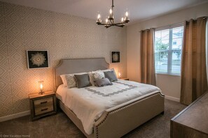 6 bedrooms, iron/ironing board, WiFi, bed sheets