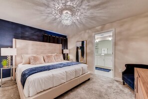 5 bedrooms, iron/ironing board, WiFi, bed sheets