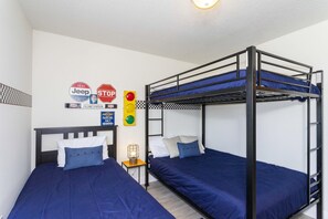 5 室のベッドルーム、アイロン / アイロン台、WiFi、ベッドシーツ