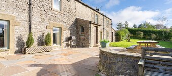 Hulmes Vale House - Sleeps 14 - Peak District
