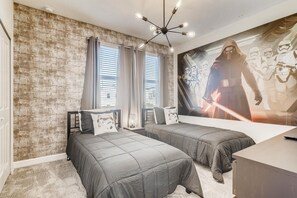 5 bedrooms, iron/ironing board, WiFi, bed sheets