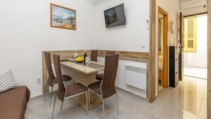 公寓 (Two Bedroom Apartment) | 飯廳