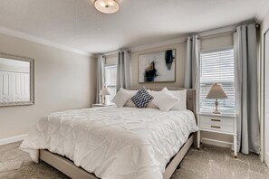 4 bedrooms, iron/ironing board, WiFi, bed sheets