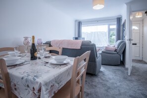 Appartement (2 Bedrooms) | Coin séjour