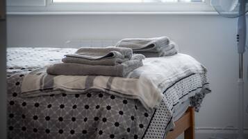 Apartment (2 Bedrooms) | 2 bedrooms, free WiFi, bed sheets