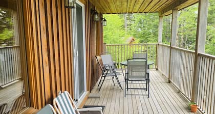 Chalet Drive - Lakefront Cottage